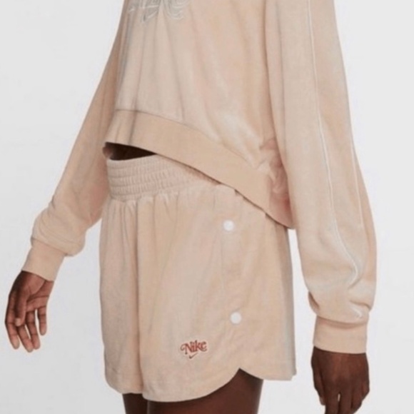 Nike Vintage - Retro Femme Terry Cropped Crew Sweatshirt Women's Size M - Picture 1 of 6